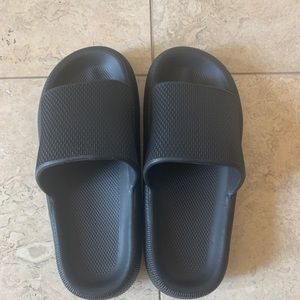 New Black Slippers Women Size 7.5-8 Men Size 6.5-7